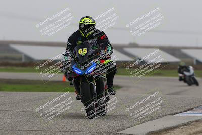 media/Nov-29-2025-TrackDaz (Sat) [[10ae2d9bce]]/C Group/Session 4 (Wheelie Bump)/